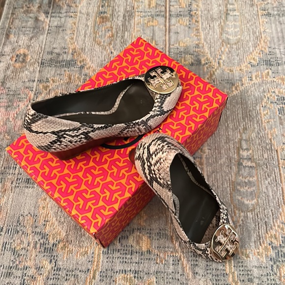 Sally 2 Roccia Python Print Tory Burch Peep Toe Wedges with Gold Logo Accents - Picture 2 of 8